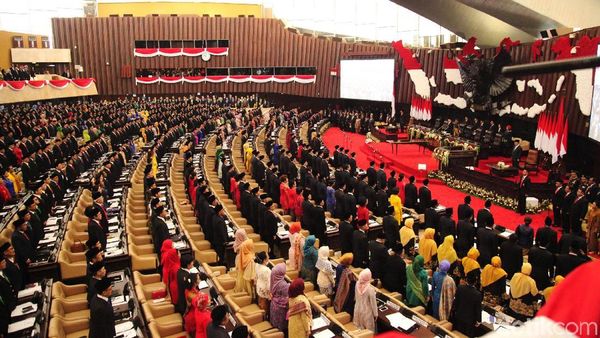 Momen Pelantikan Anggota DPR Periode 2019-2024