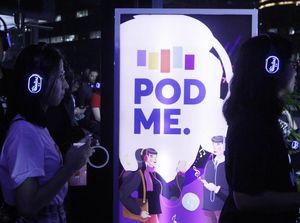 Podme Warnai Hari Podcast Internasional