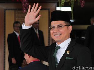 Jadi Anggota Dewan, Tommy Kurniawan Lepas Kontrak Stripping Mewah Jadi Anggota Dewan, Tommy Kurniawan Lepas Kontrak Stripping Mewah