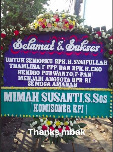 Karangan bunga untuk Eko Patrio