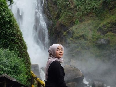 Ini Jialyka Maharani, Hijabers Anak Bupati yang Jadi Anggota DPD Termuda