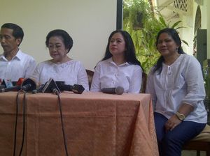 Iriana dan Kamera HP Jadul