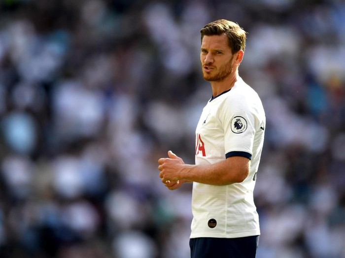 LONDON, ENGLAND - SEPTEMBER 14: Jan Vertonghen of Tottenham Hotspur looks on during the Premier League match between Tottenham Hotspur and Crystal Palace at Tottenham Hotspur Stadium on September 14, 2019 in London, United Kingdom. (Photo by Paul Gilham/Getty Images)