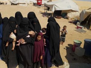 Australia Didesak Ambil Kembali Warganya yang Dukung ISIS di Suriah