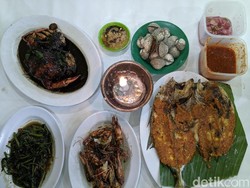 Mantap! Pesta Kepiting dan Ikan Kuwe Bakar yang Menggugah Selera