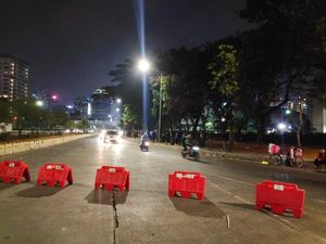 Akses ke DPR Masih Ditutup di Kolong JCC, Lalin di Jalan Gatsu Normal