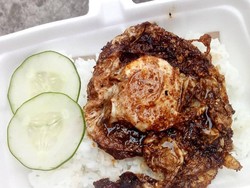 Penggemar Telur, di Sini Ada Nasi Telur Goreng yang Gurih Murah