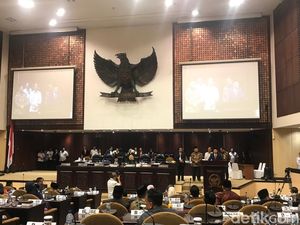 Pimpinan DPD Sepakat Pemilihan Ketua Lewat Voting Pimpinan DPD Sepakat Pemilihan Ketua Lewat Voting