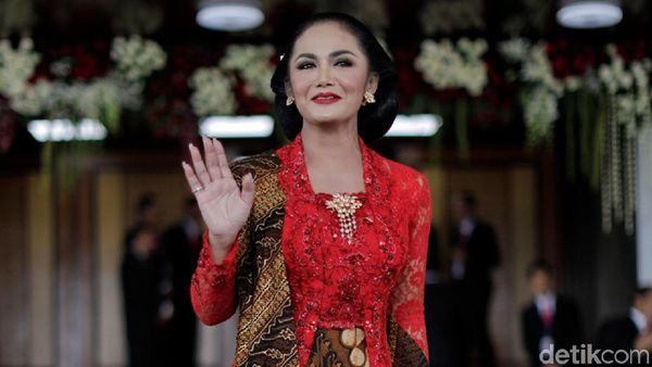 Deretan Artis yang Dilantik Menjadi Anggota DPR RI