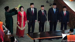 Momen Puan Maharani Dilantik Jadi Ketua DPR