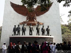 Peristiwa G30S PKI: Sejarah Singkat, Kronologi, dan Tokoh Perwira Tinggi yang Gugur Peristiwa G30S PKI: Sejarah Singkat, Kronologi, dan Tokoh Perwira Tinggi yang Gugur