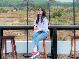 Viral, Aksi Mahasiswi Cantik Crazy Rich Surabayan Demo Pakai Mobil Mewah