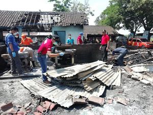 Polisi Olah TKP Pasar Nglangon Sragen, Kebakaran Diduga karena Korsleting