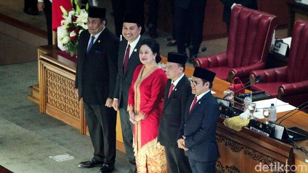 Resmi Jadi Ketua DPR, Puan Semringah Banget