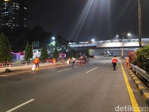 Batu di Tol Dalkot Masih Dibersihkan, Lalin Tol Dalkot Belum Dibuka