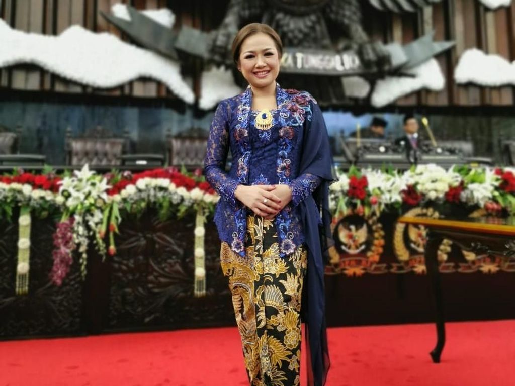 Dilantik Jadi Anggota DPR, Lasmi Indaryani Singgung Sepakbola Nasional Dilantik Jadi Anggota DPR, Lasmi Indaryani Singgung Sepakbola Nasional