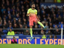 Riyad Mahrez menjadi kunci permainan Manchester City saat mengatasi perlawanan sengit Everton 3-1 pekan ini. Ia mencetak satu gol lewat tendangan bebas dan mencatatkan rataan umpan sukses 91,4 persen selama 90 menit.(Foto: Michael Regan/Getty Images)