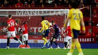 Gol ini sempat dianggap offside oleh hakim garis, tapi Video Assistant Referee (VAR) mengubah keputusan tersebut. Istimewa/Jason Cairnduff/Reuters.