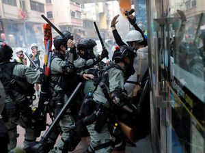 China: Ada Kekuatan Asing yang Mendorong Kekerasan Demonstran Hong Kong China: Ada Kekuatan Asing yang Mendorong Kekerasan Demonstran Hong Kong