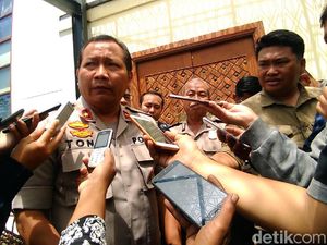 Buruh Akan Demo di DPRD Jatim, Polisi Siapkan Pasukan Asmaul Husna Buruh Akan Demo di DPRD Jatim, Polisi Siapkan Pasukan Asmaul Husna