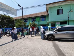 SMK Teknas Bekasi Beri Pembinaan 23 Siswa yang Ikut Demo DPR SMK Teknas Bekasi Beri Pembinaan 23 Siswa yang Ikut Demo DPR