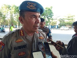 Buntut Panjang Polisi Masuk Masjid Bersepatu