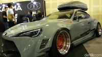 Ternyata Keren juga Mobil Sport Usung Roof Box