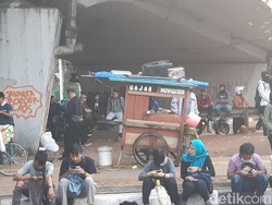 Jagoan! Penjual Mi Ayam Nggak Takut Demo, Tapi Takut Satpol PP