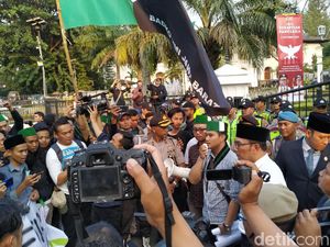 Temui Massa HMI, Ridwan Kamil Janji Sampaikan Aspirasi ke Pusat