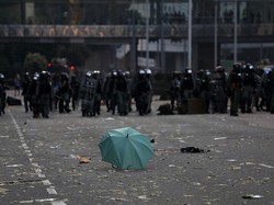 Buntut Ricuh Demo di Hong Kong: Stasiun Dibakar, Kantor Berita Dirusak