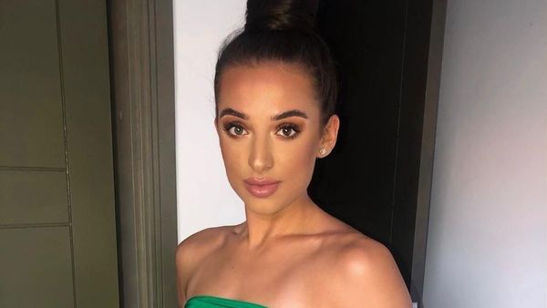 Potret Ratu Kecantikan yang Percaya Diri Pamer Wajah Berjerawat Parah