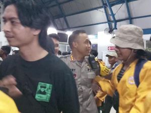 Aksi Damai Tuntas, Mahasiswa Diantar Personel TNI-Polri ke Stasiun Palmerah