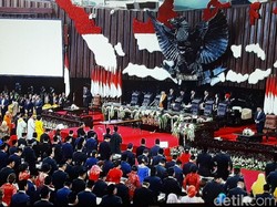 Pelantikan Anggota DPR Dikepung Trending Twitter