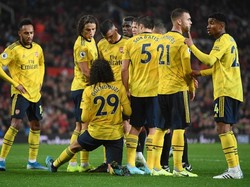 Komedi Skenario Tendangan Bebas Granit Xhaka