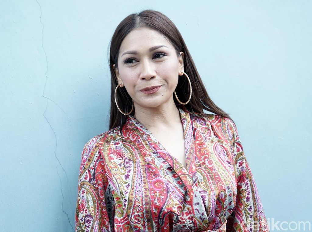 Dua Kali Gagal Berumah Tangga, Tata Janeeta Kapok Nggak? Dua Kali Gagal Berumah Tangga, Tata Janeeta Kapok Nggak?
