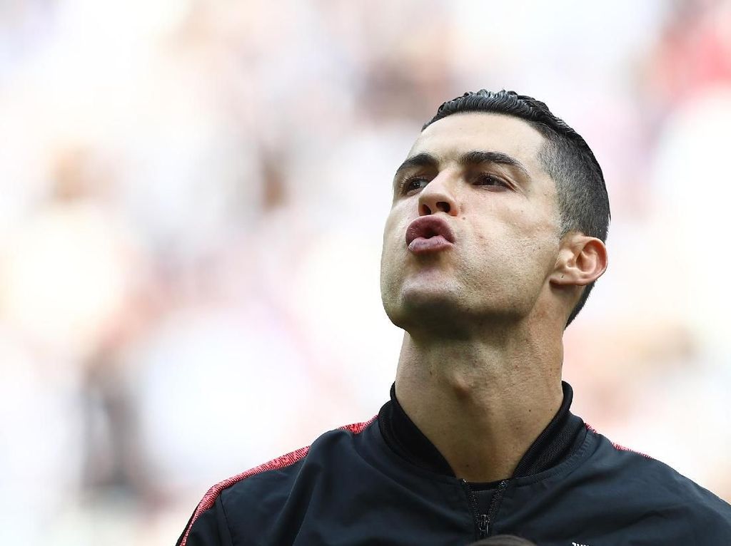Ronaldo Lebih Tajir Jadi Selebgram daripada Main Bola Ronaldo Lebih Tajir Jadi Selebgram daripada Main Bola