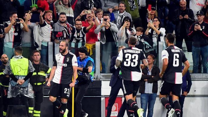 Gonzalo Higuain merayakan gol ke gawang Bayer Leverkusen (Massimo Pinca/Reuters) Gonzalo Higuain merayakan gol ke gawang Bayer Leverkusen (Massimo Pinca/Reuters)