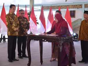 OJK Kembangkan Klaster Batik Nasabah Bank Wakaf Mikro OJK Kembangkan Klaster Batik Nasabah Bank Wakaf Mikro