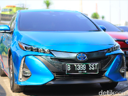 Toyota Buat Mobil Listrik di Karawang