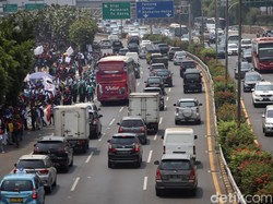 Buruh Janji akan Terus Demo Sampai Tuntutan Dipenuhi