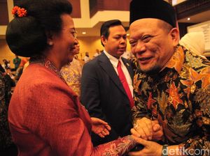 Cerita La Nyalla: Tobat Sebar Hoax Jokowi, Lolos Kasus Korupsi, Ketua DPD Cerita La Nyalla: Tobat Sebar Hoax Jokowi, Lolos Kasus Korupsi, Ketua DPD