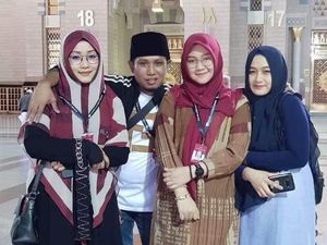 Lora Fadil Bicara Soal Gaji dan Poligami Lora Fadil Bicara Soal Gaji dan Poligami