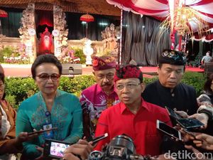 Unud Ingatkan Mahasiswi Pembawa Poster Selangkangan Bukan Milik Negara