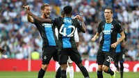 Pada laga kedua Grup A Liga Champions yang dihelat di Santiago Bernabeu, Selasa (1/10/2019) malam WIB, Brugge mengejutkan Madrid ketika unggul 2-0 di 45 menit pertama lewat sepasang gol Bonaventure Dennis. REUTERS/Jon Nazca.