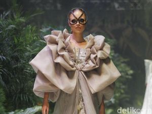 Foto: 20 Gaun Couture Sebastian Gunawan yang Magical Foto: 20 Gaun Couture Sebastian Gunawan yang Magical