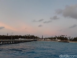 Cantiknya Senja di Titik 0 KM di Utara Indonesia