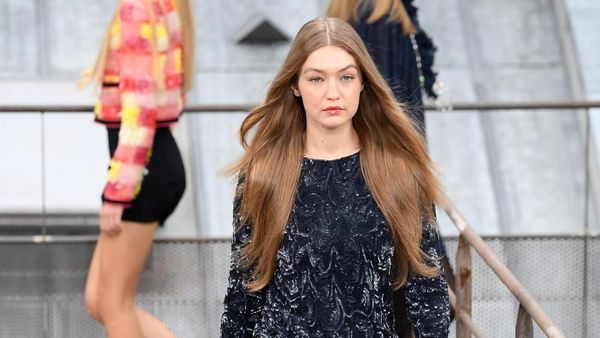 Wow, Ramai Gigi Hadid Disebut Superhero