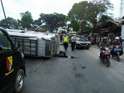 Elf Terguling di Cicalengka Bandung, Seorang Nenek Tewas
