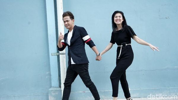Ini Alasan Delon Buru-buru Nikahi Aida Chandra