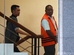 Bacakan Eksepsi, Eks Kadis PU Papua Minta Status Tersangka Digugurkan